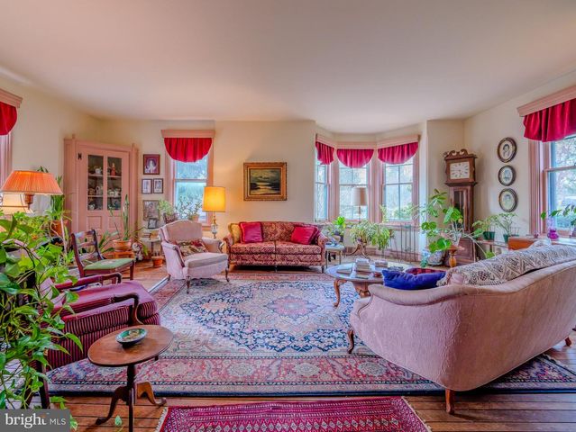 332 N PROVIDENCE RD, Wallingford, PA 19086