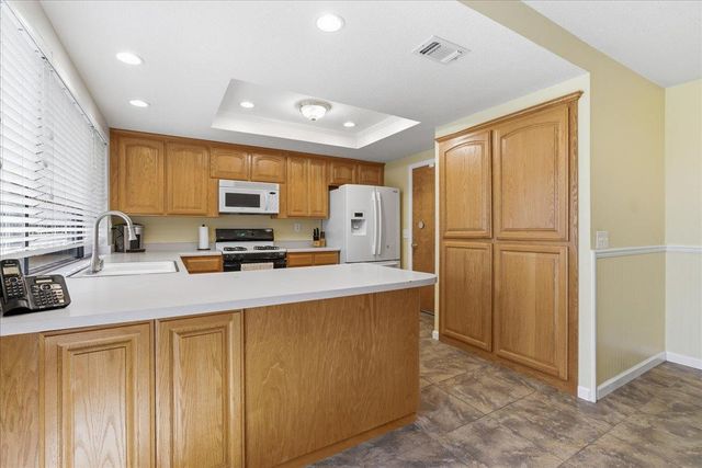 632 Hanisch Dr, Roseville, CA 95678