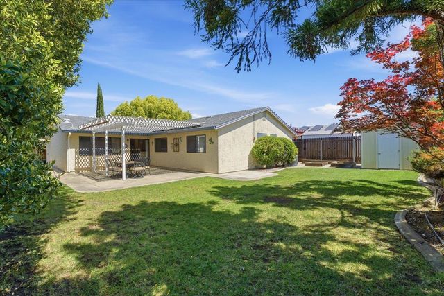 632 Hanisch Dr, Roseville, CA 95678