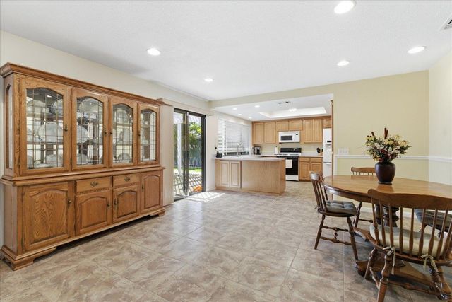 632 Hanisch Dr, Roseville, CA 95678