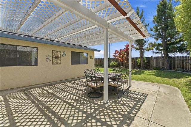 632 Hanisch Dr, Roseville, CA 95678