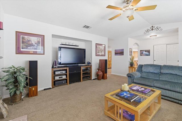 632 Hanisch Dr, Roseville, CA 95678