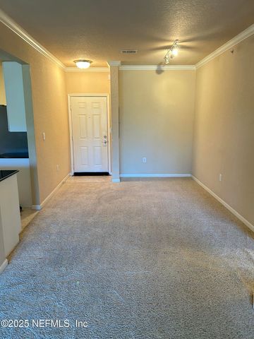 8539 GATE Parkway W 9423, Jacksonville, FL 32216
