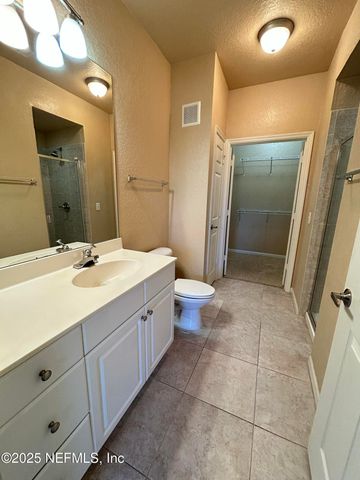 8539 GATE Parkway W 9423, Jacksonville, FL 32216