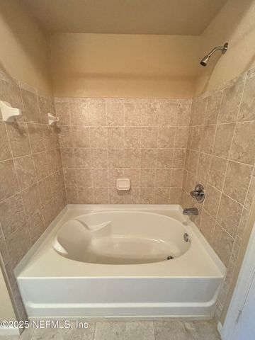 8539 GATE Parkway W 9423, Jacksonville, FL 32216