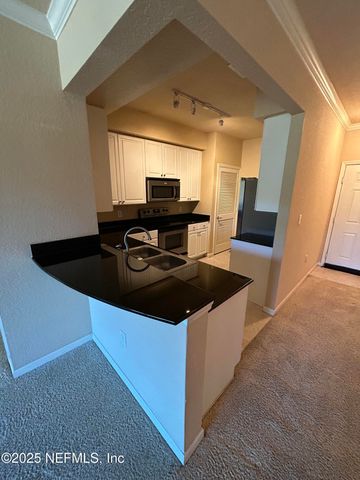 8539 GATE Parkway W 9423, Jacksonville, FL 32216