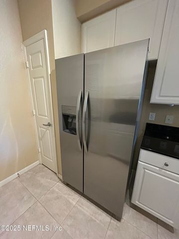 8539 GATE Parkway W 9423, Jacksonville, FL 32216