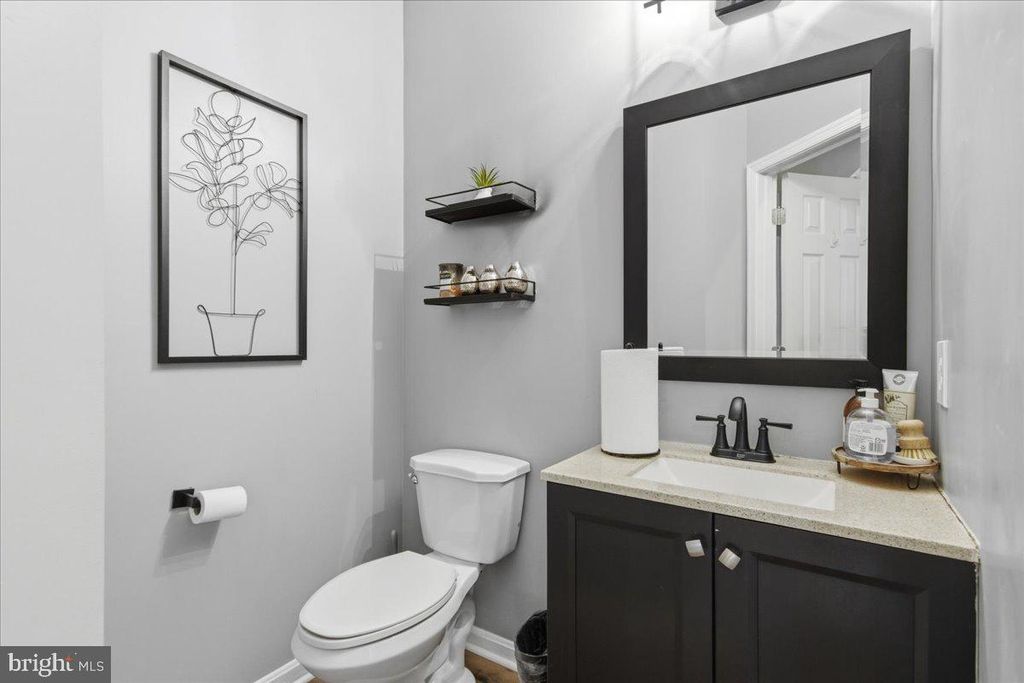 Image 13 of property listing at 2212 SAINT JOSEPHS DR, Bowie, MD 20721