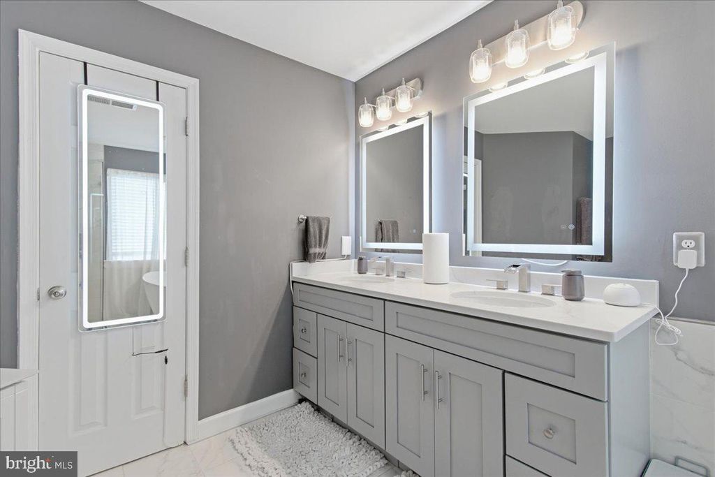 Image 19 of property listing at 2212 SAINT JOSEPHS DR, Bowie, MD 20721