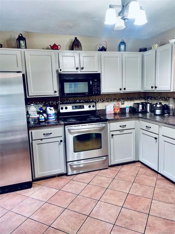 10 Timberline Trail, Pawling, NY 12564