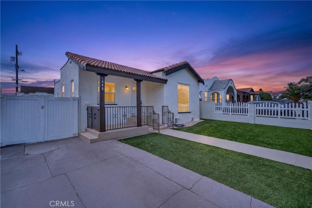 Image 1 of property listing at 1428 W 91st Street, Los Angeles, CA 90047