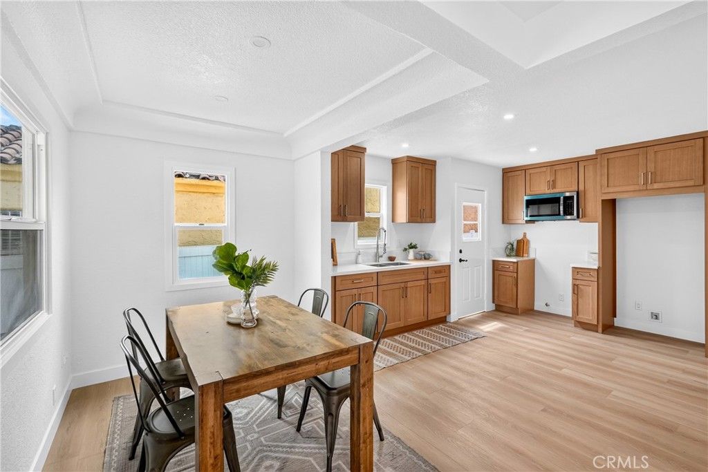Image 11 of property listing at 1428 W 91st Street, Los Angeles, CA 90047
