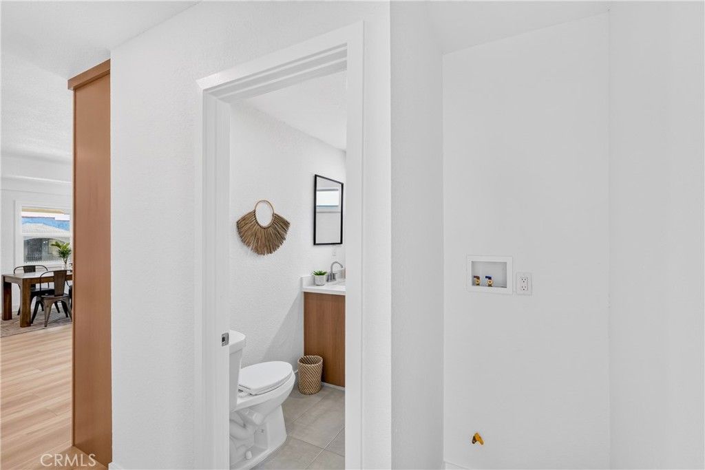 Image 18 of property listing at 1428 W 91st Street, Los Angeles, CA 90047