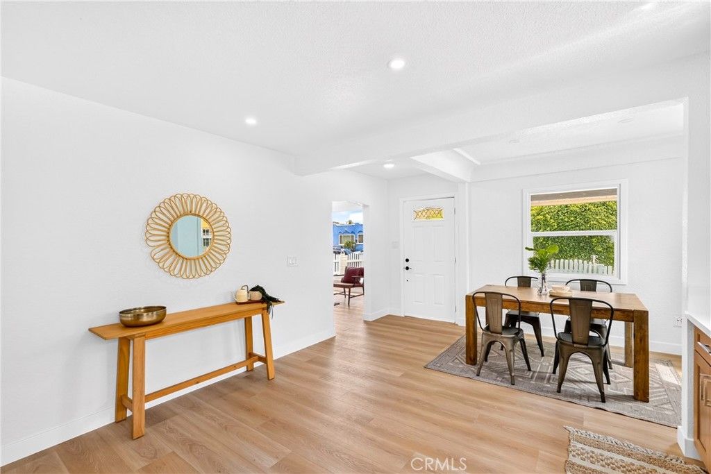Image 24 of property listing at 1428 W 91st Street, Los Angeles, CA 90047