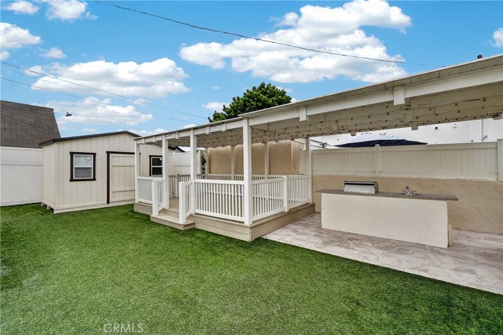 Image 34 of property listing at 1428 W 91st Street, Los Angeles, CA 90047