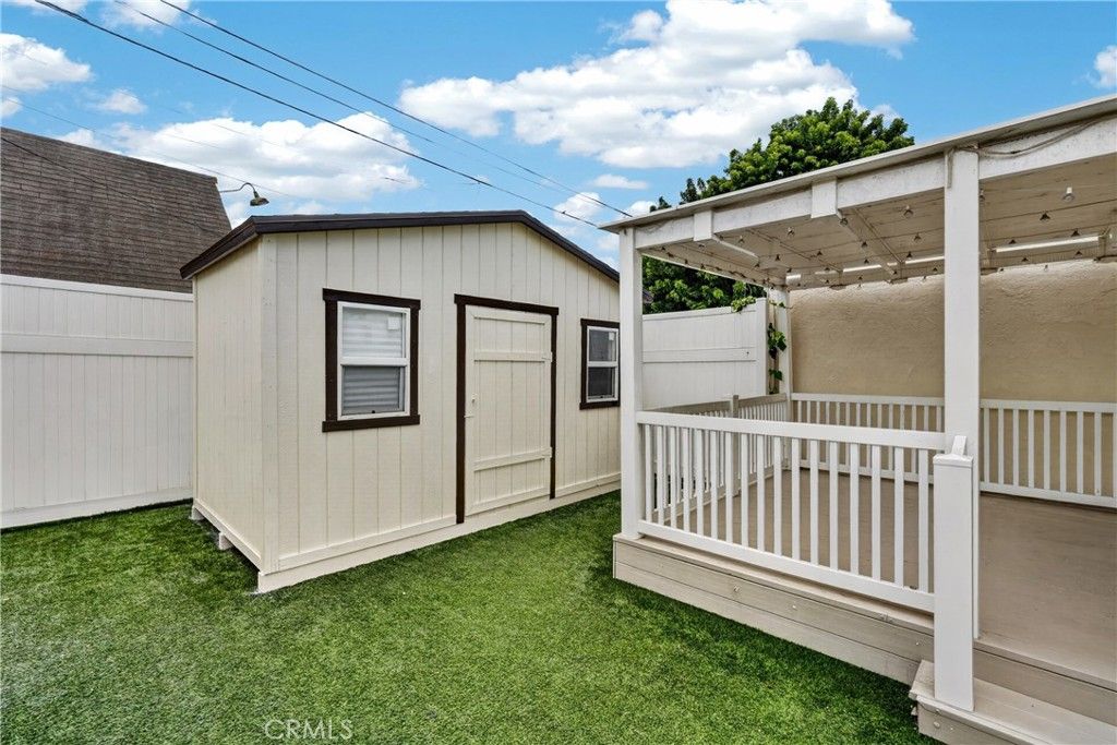 Image 43 of property listing at 1428 W 91st Street, Los Angeles, CA 90047