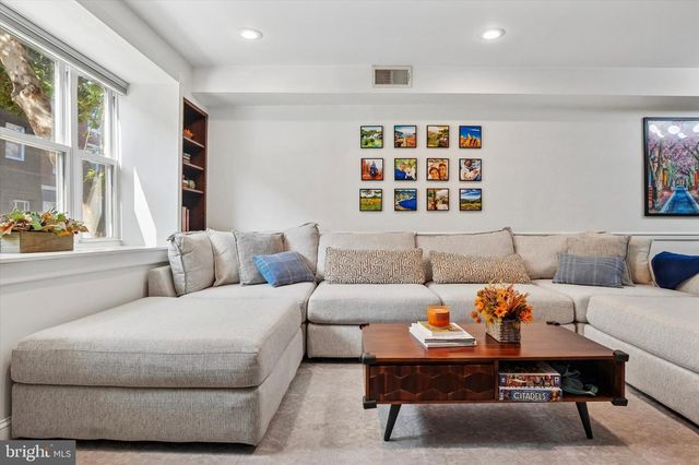 1019 ANNIN ST, Philadelphia, PA 19147
