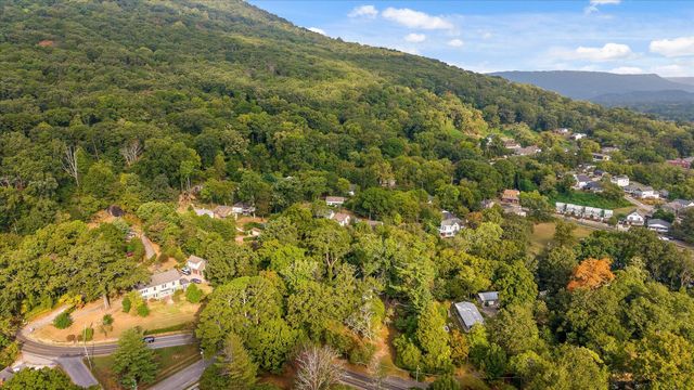 113 Ochs Highway, Chattanooga, TN 37409
