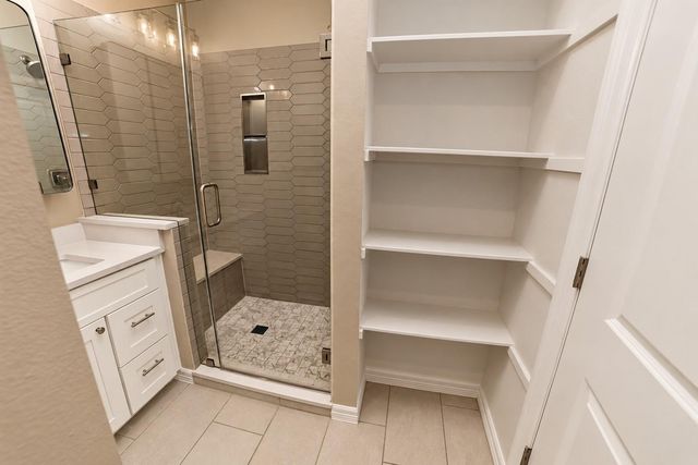 3252 Creekmont Drive, Houston, TX 77091