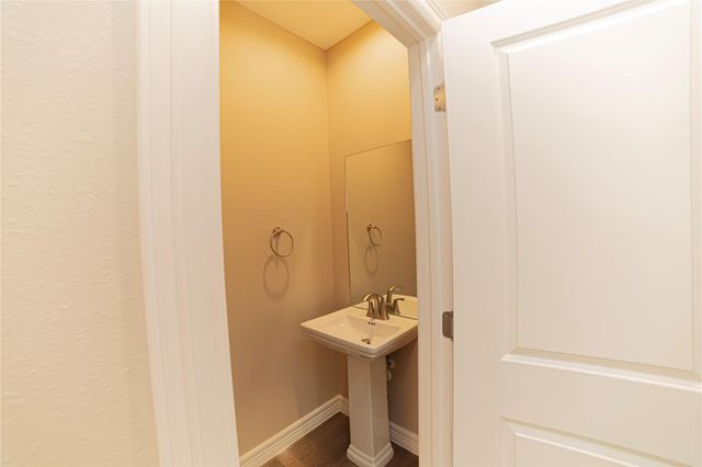 3252 Creekmont Drive, Houston, TX 77091