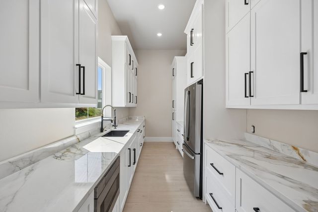 304 Mint Ridge, Burleson, TX 76028