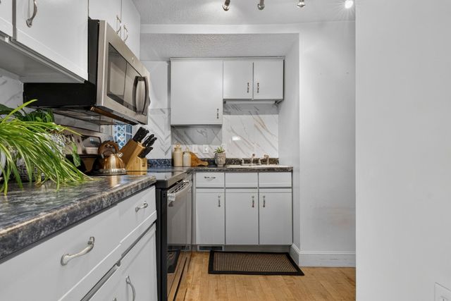 4 Rowells Ct C, Amesbury, MA 01913
