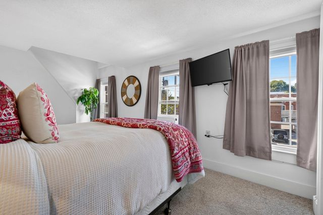 4 Rowells Ct C, Amesbury, MA 01913