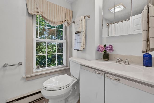 4 Rowells Ct C, Amesbury, MA 01913