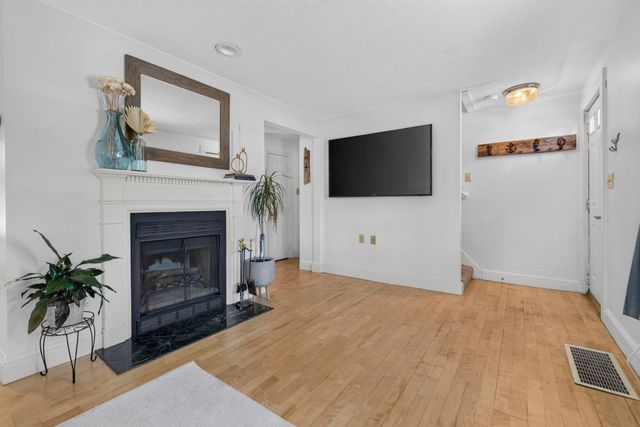 4 Rowells Ct C, Amesbury, MA 01913