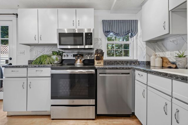 4 Rowells Ct C, Amesbury, MA 01913