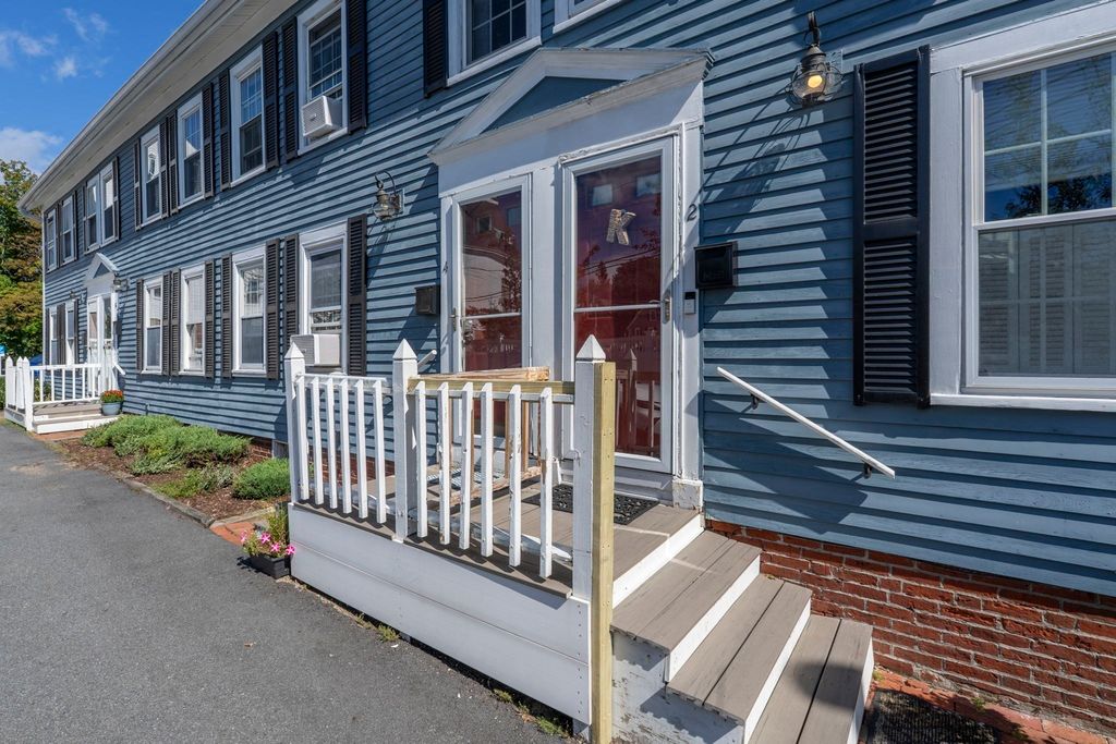 4 Rowells Ct C, Amesbury, MA 01913