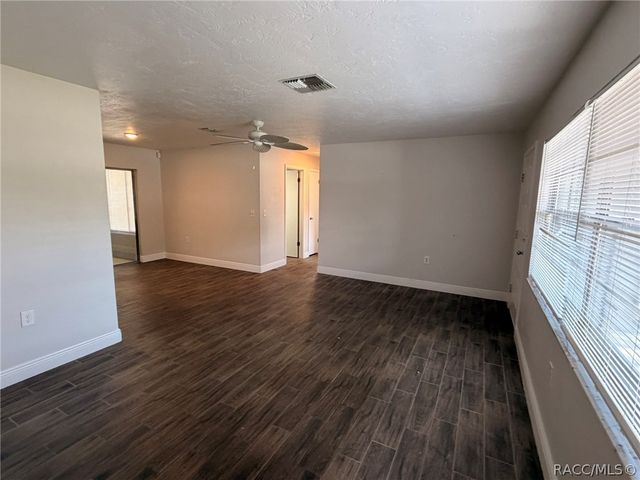 29 New Florida Avenue, Beverly Hills, FL 34465