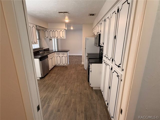 29 New Florida Avenue, Beverly Hills, FL 34465