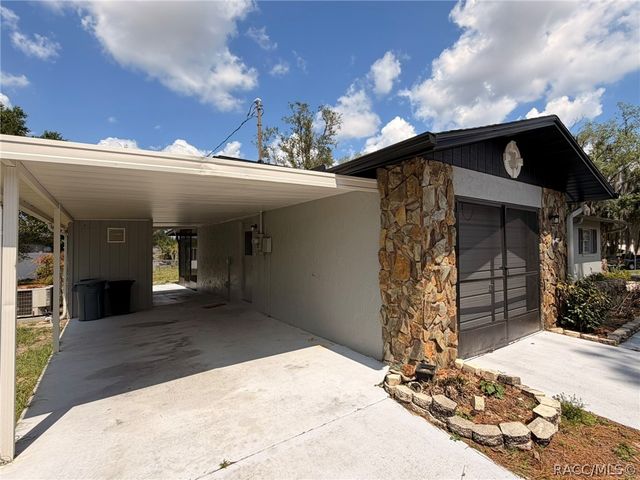 29 New Florida Avenue, Beverly Hills, FL 34465