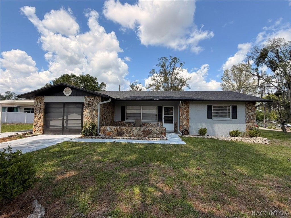 29 New Florida Avenue, Beverly Hills, FL 34465