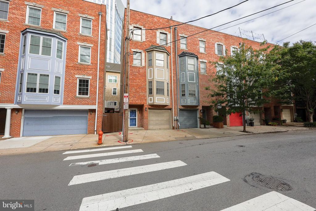 628 S 27TH ST, Philadelphia, PA 19146 — photo 2