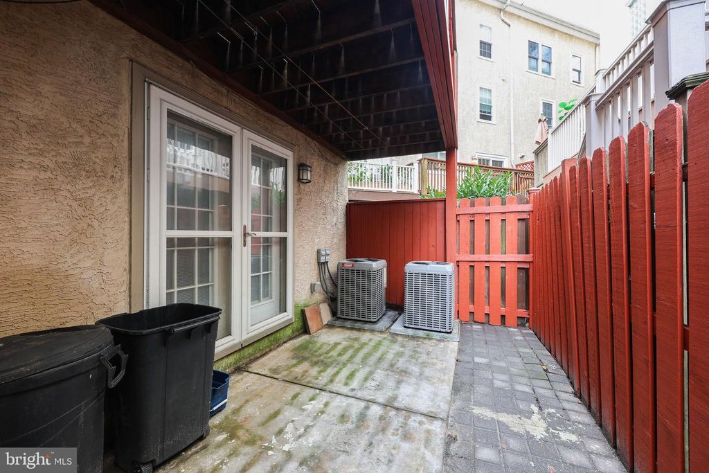 628 S 27TH ST, Philadelphia, PA 19146 — photo 3