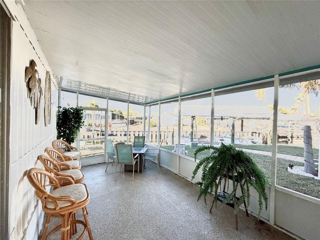 134 W SAINT ANNES CIRCLE, Apollo Beach, FL 33572