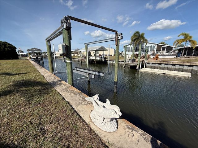 134 W SAINT ANNES CIRCLE, Apollo Beach, FL 33572