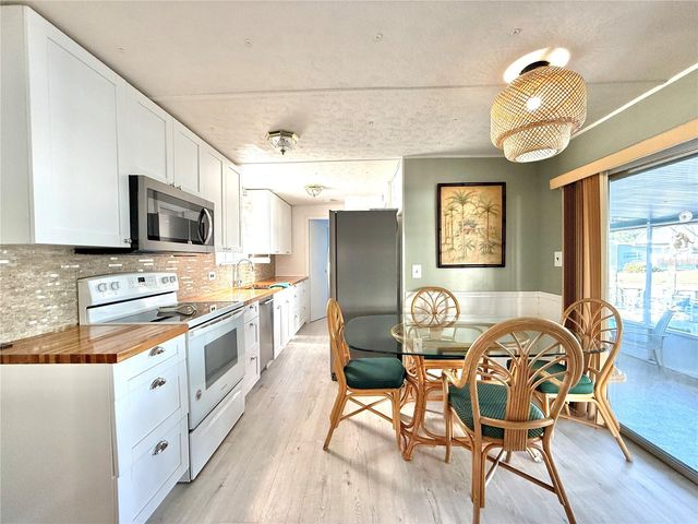 134 W SAINT ANNES CIRCLE, Apollo Beach, FL 33572