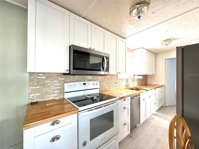 134 W SAINT ANNES CIRCLE, Apollo Beach, FL 33572