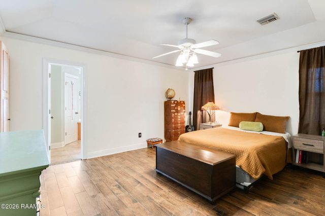 106 Twin Lakes Drive, Youngsville, LA 70592