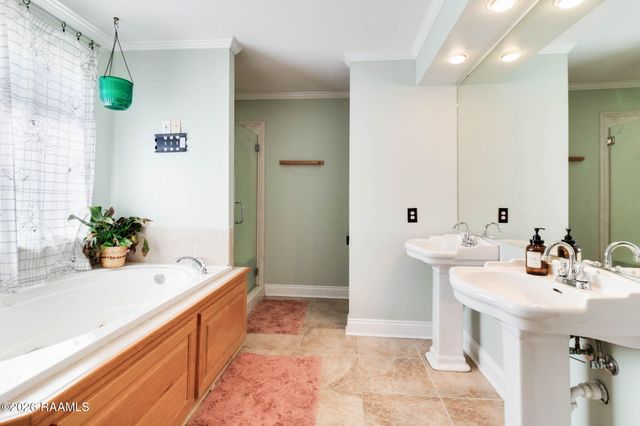 106 Twin Lakes Drive, Youngsville, LA 70592