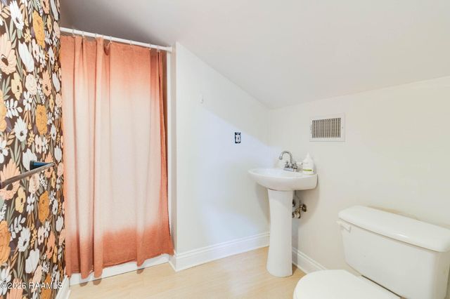 106 Twin Lakes Drive, Youngsville, LA 70592