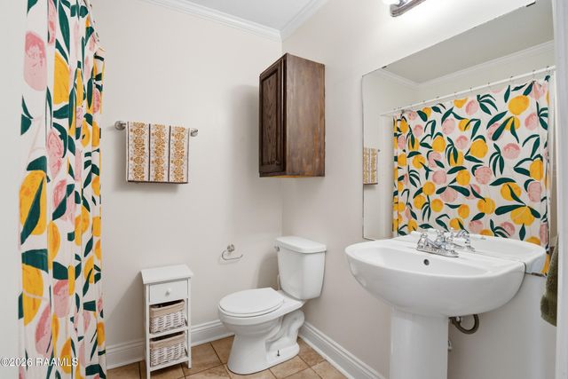 106 Twin Lakes Drive, Youngsville, LA 70592