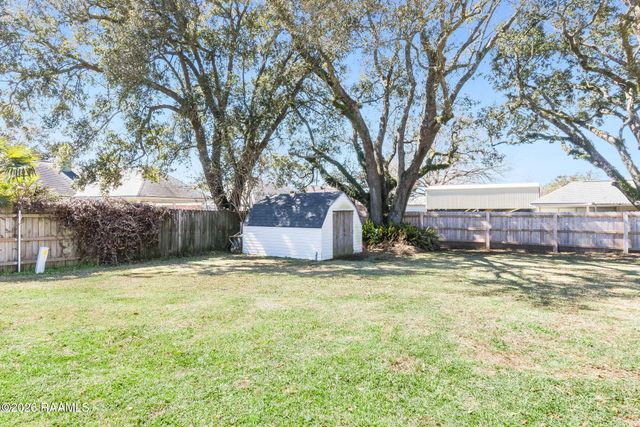 106 Twin Lakes Drive, Youngsville, LA 70592