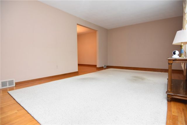 1150 Vivjon Dr, West Homestead, PA 15120
