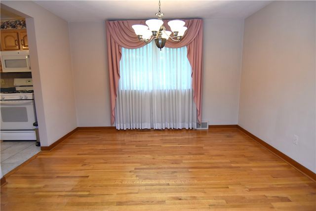 1150 Vivjon Dr, West Homestead, PA 15120