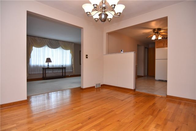 1150 Vivjon Dr, West Homestead, PA 15120