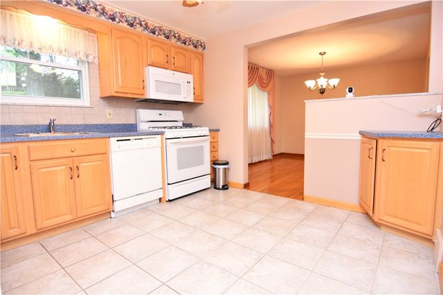 1150 Vivjon Dr, West Homestead, PA 15120
